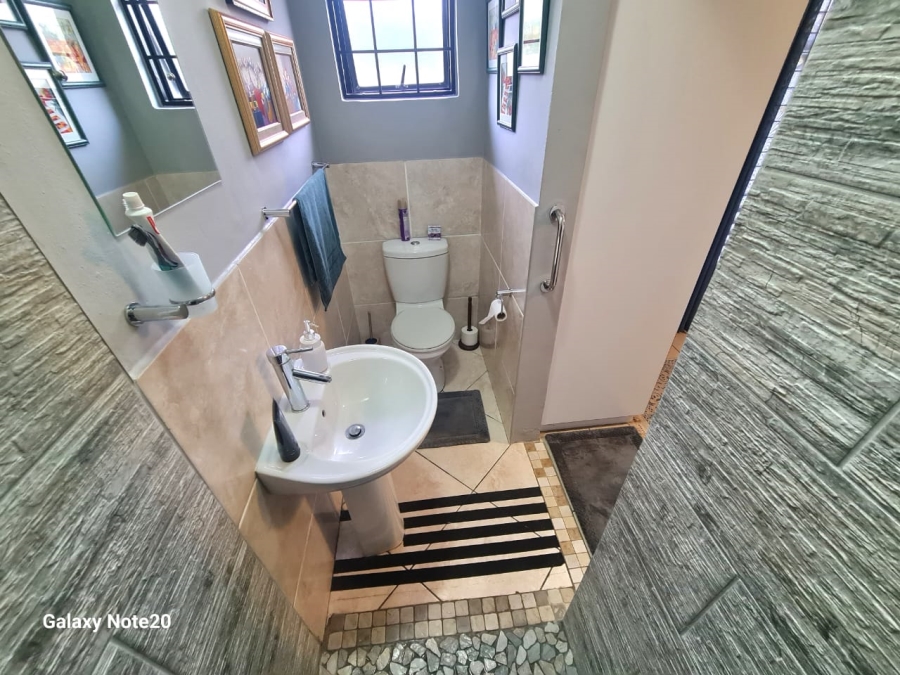 3 Bedroom Property for Sale in Paradise Beach Eastern Cape